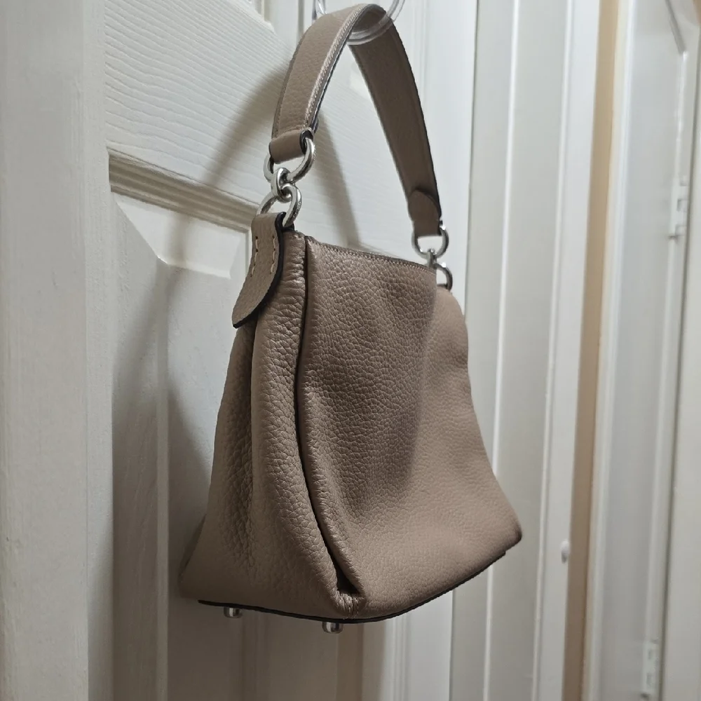 Coach Tan Shoulder Bag with Slouchy Design - Picture 2 of 4